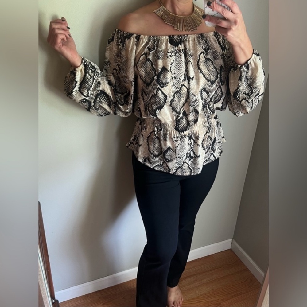 Rue 21 Snake/Python Print Womens Scooped Necked T… - image 4